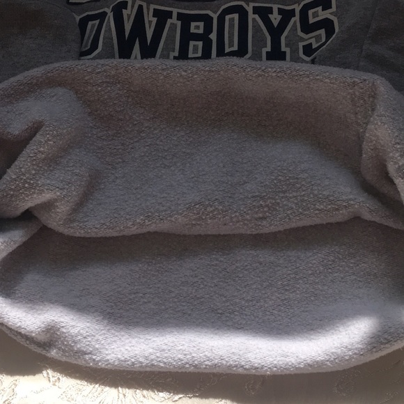 Dallas Cowboys Sweatshirt - Picture 4 of 5